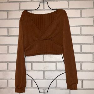 Cropped sweater top small